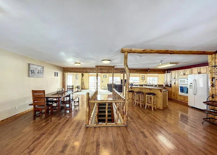 Relaxing Mountain View, 5 Bdr Sleeps 11, 4400 Sqft * Dayton