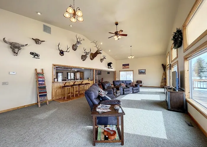 Relaxing Mountain View, 5 Bdr Sleeps 11, 4400 Sqft Dayton