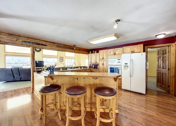 Relaxing Mountain View, 5 Bdr Sleeps 11, 4400 Sqft Dayton