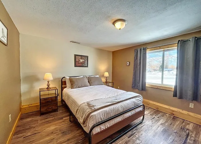 Relaxing Mountain View, 5 Bdr Sleeps 11, 4400 Sqft Dayton