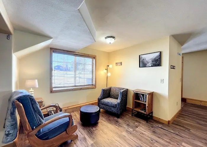Relaxing Mountain View, 5 Bdr Sleeps 11, 4400 Sqft